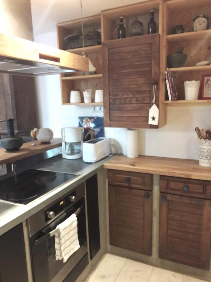 Unique, Homey With Free Parking In Apartmán *